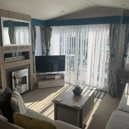 Lakeside Retreat 3 With Hot Tub, Private Fishing Peg Situated At Tattershall Lakes Country Park Exterior photo